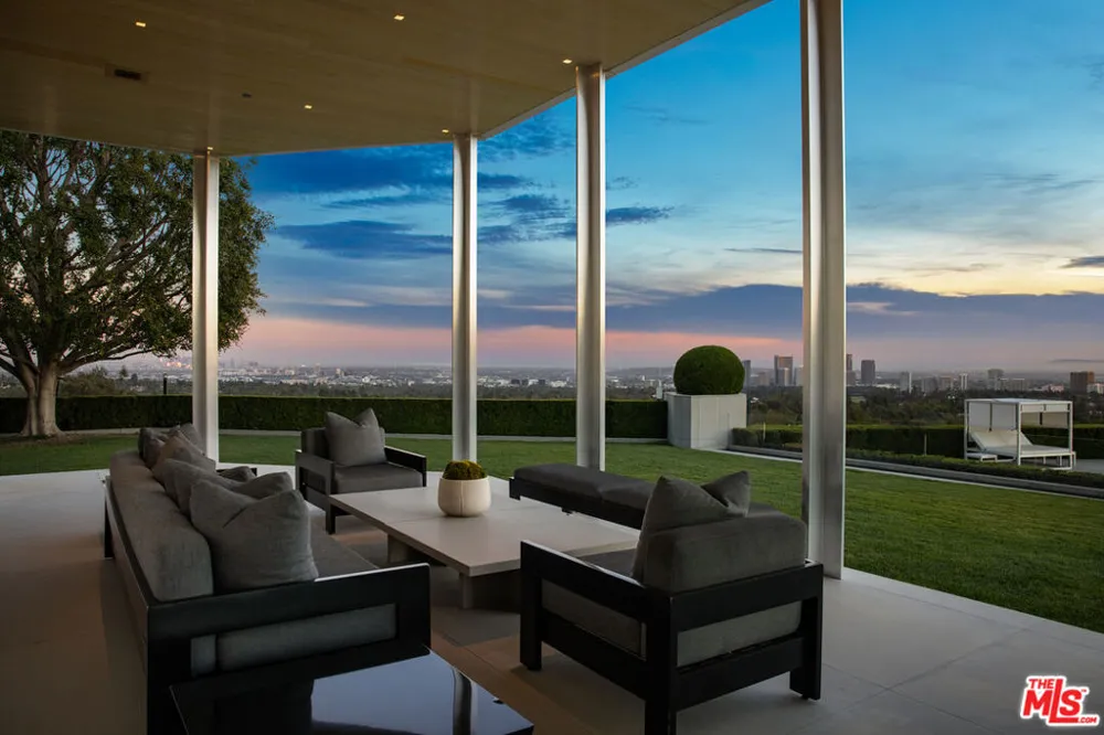 1261 Angelo Drive Beverly Hills, CA 90210