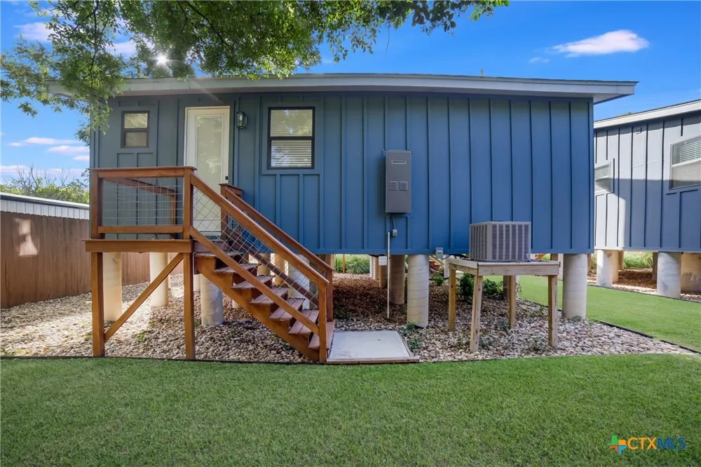587 E Basel Street New Braunfels, TX 78130