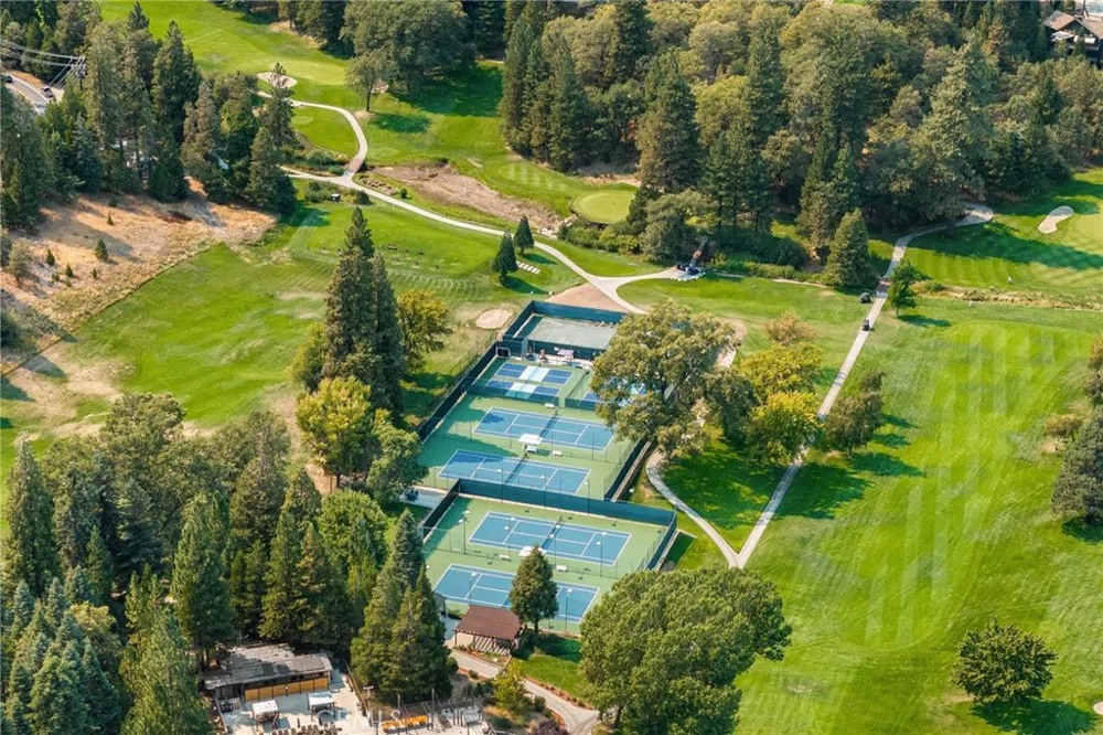 175 Golf Course Road Lake Arrowhead, CA 92317