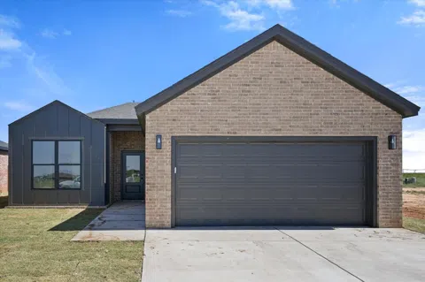 1402 Farmhouse Avenue