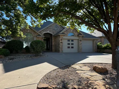 11 Arapaho Road
