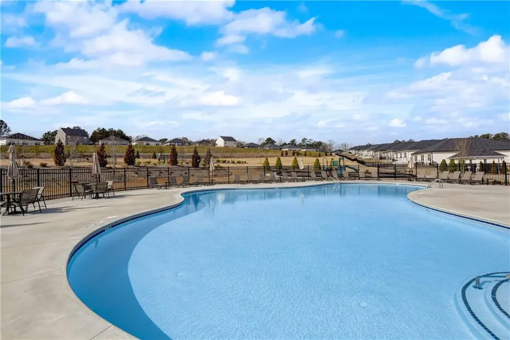 257 Bur Oak Bend #Cali Newnan, GA 30265