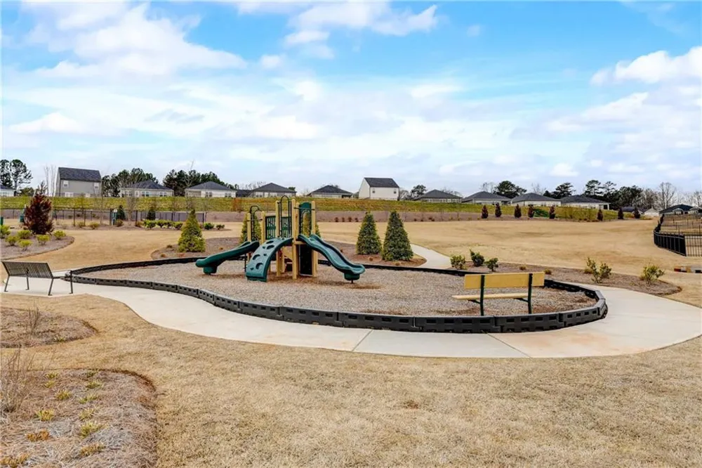 257 Bur Oak Bend #Cali Newnan, GA 30265