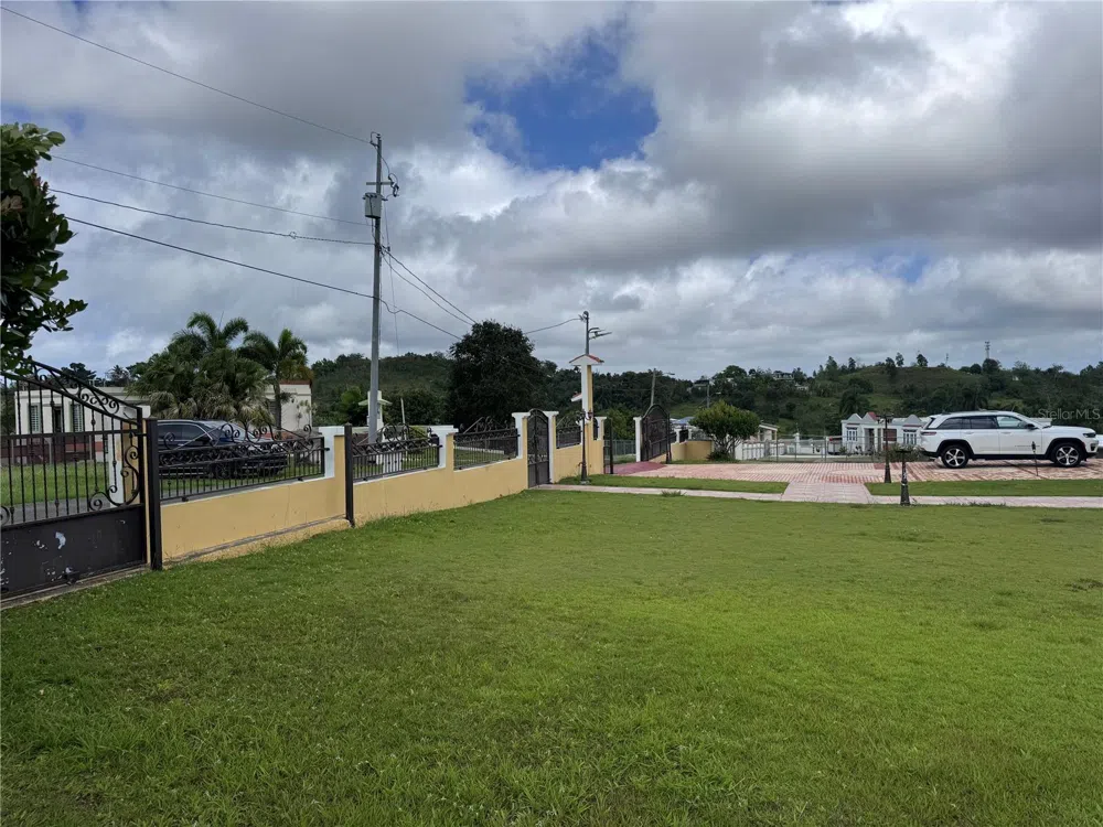 Camino Los Nieves LOS NIEVES 447 INT Isabela, PR 00662