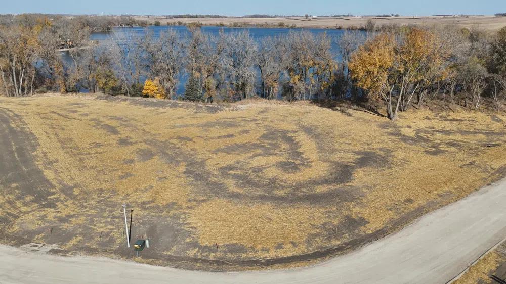 22 Cottonwood Lake Boulevard Windom, MN 56101