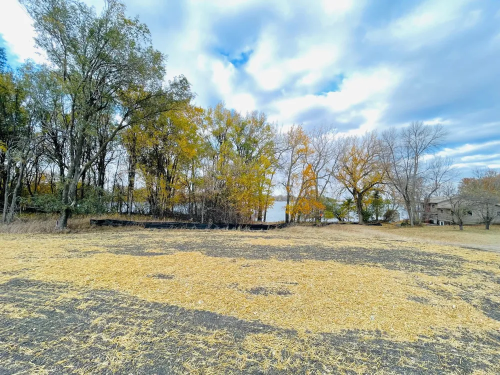 4 Cottonwood Lake Boulevard Windom, MN 56101