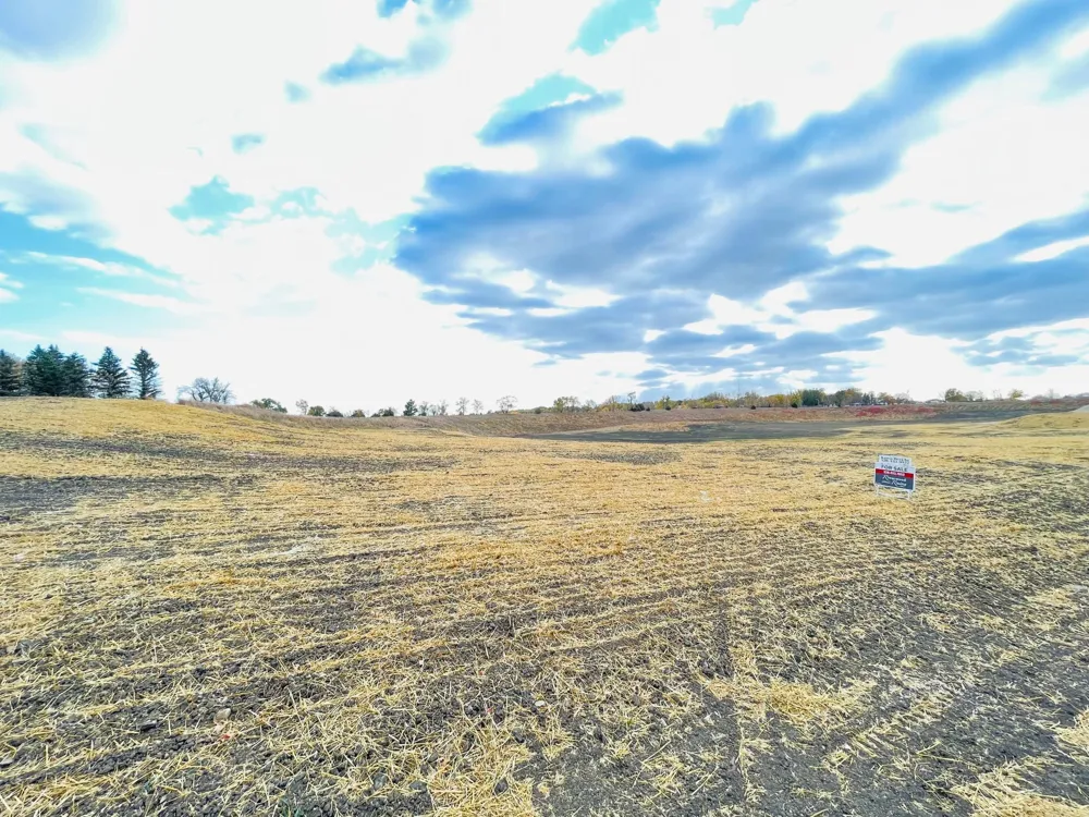 9 Cottonwood Lake Boulevard Windom, MN 56101