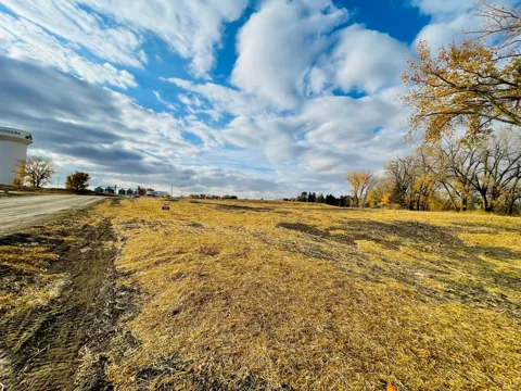 3 Cottonwood Lake Boulevard