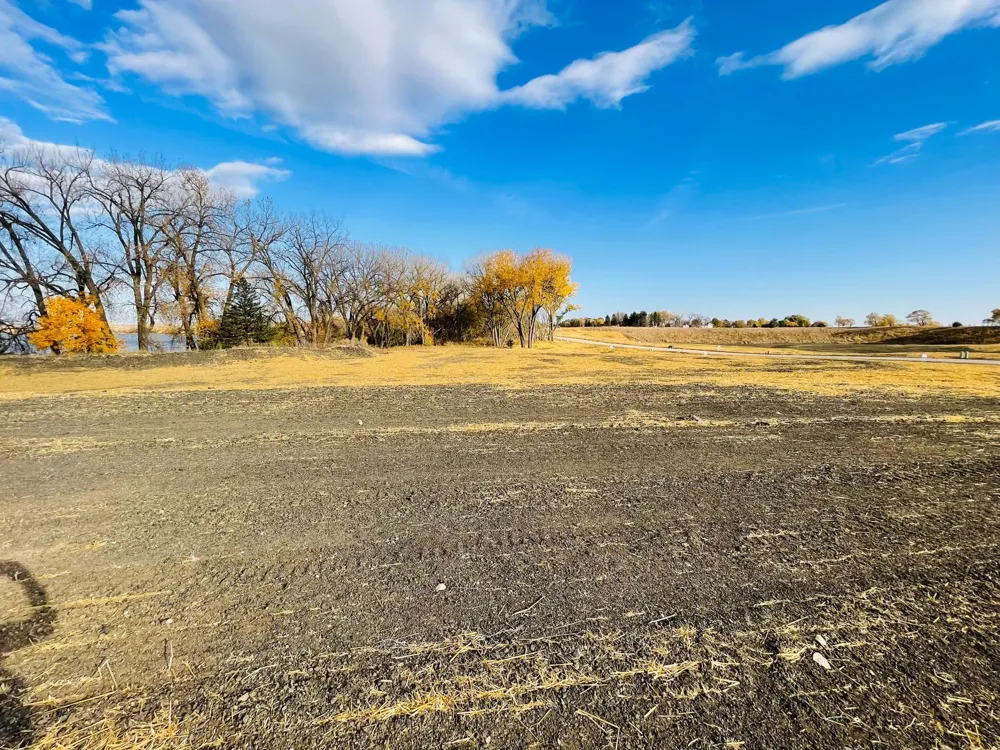 31 Cottonwood Lake Boulevard Windom, MN 56101