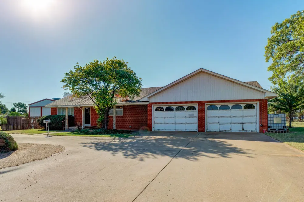 711 W 11th Street Post, TX 79356