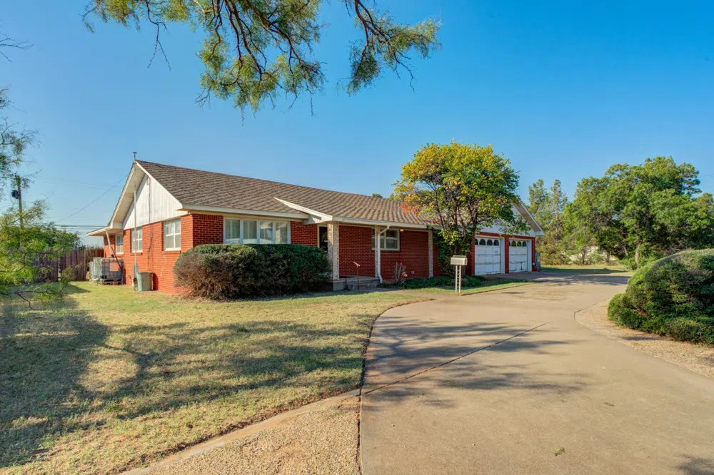 711 W 11th Street Post, TX 79356