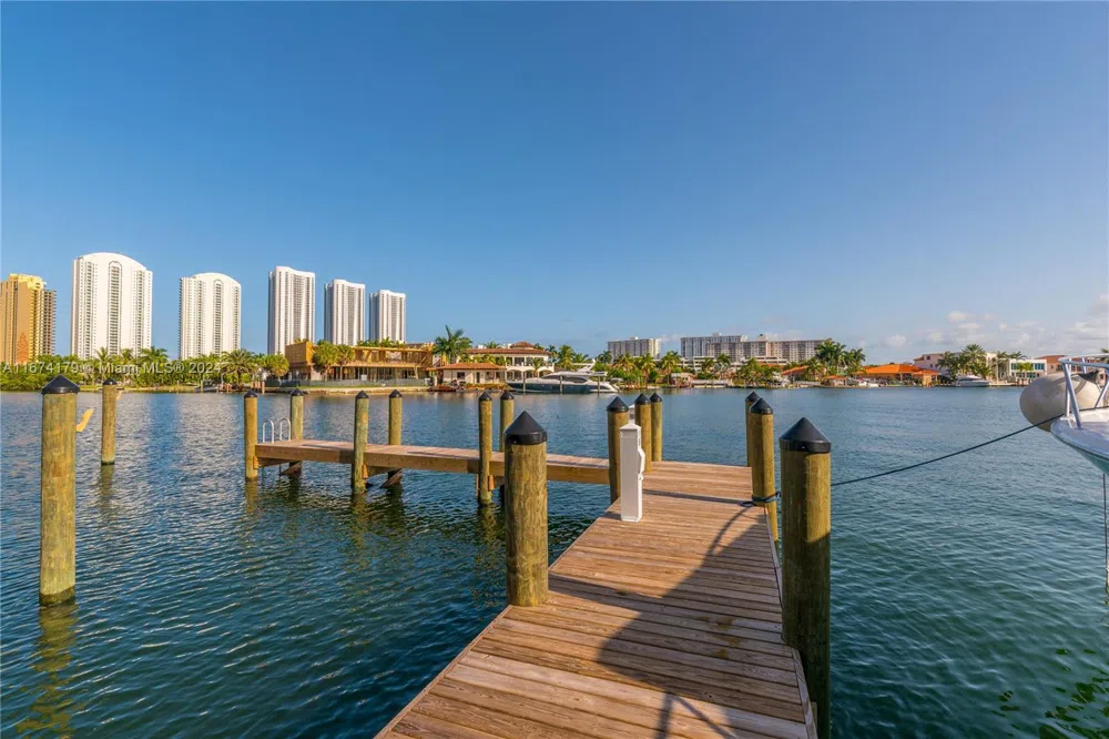 400 Sunny Isles Blvd Sunny Isles Beach, FL 33160