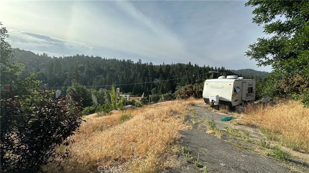 26867 Inyo Court Lake Arrowhead, CA 92352