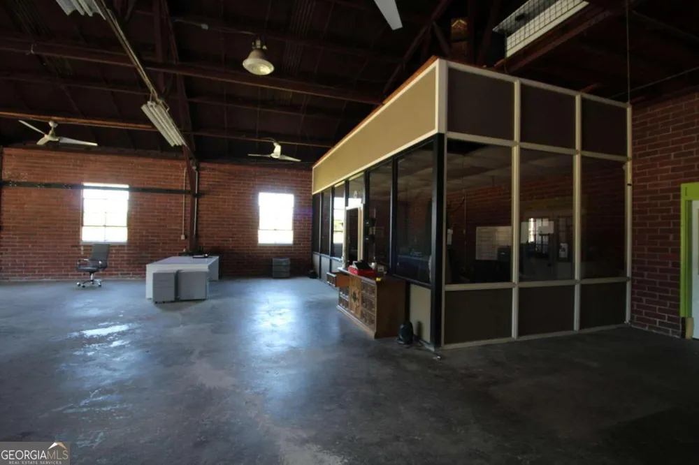 18 Highway 16 Newnan, GA 30263