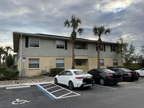 624 GOLDEN RAINTREE PLACE #624