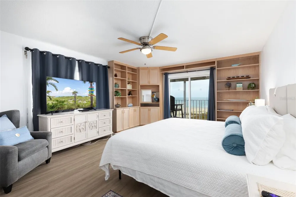11000 GULF BOULEVARD #1002 Treasure Island, FL 33706
