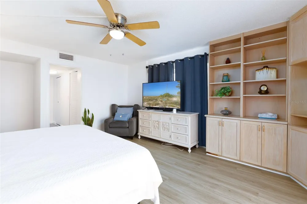 11000 GULF BOULEVARD #1002 Treasure Island, FL 33706