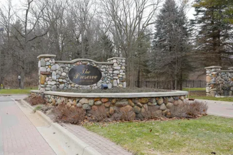 5093 Grand Arbre Trail
