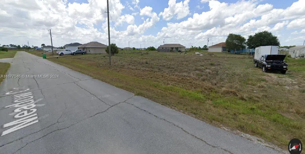 9036 Meadow Terr La Belle, FL 33935