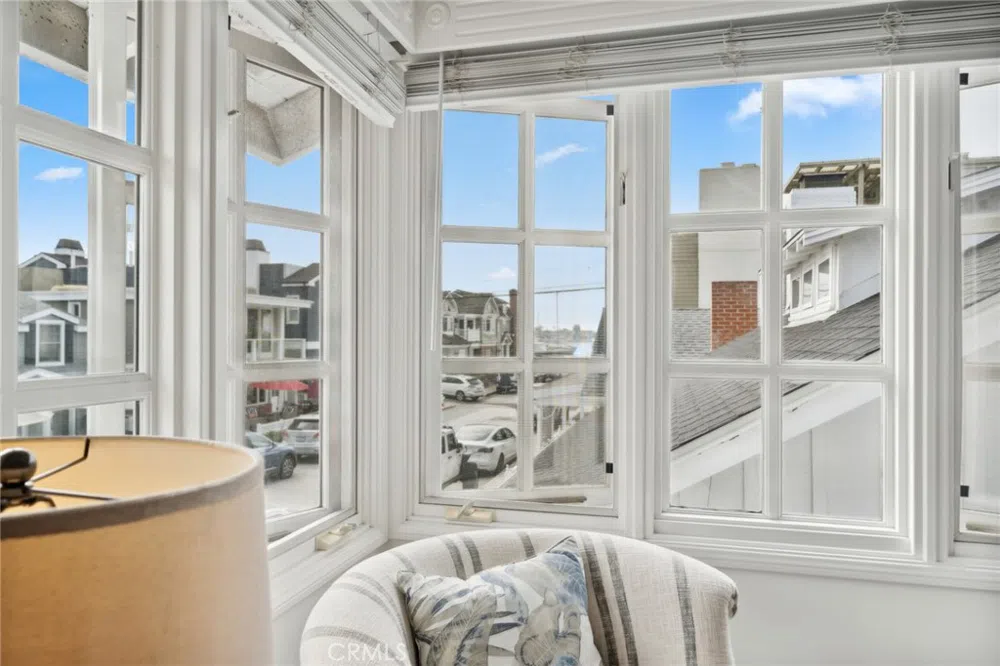 117 Amethyst Avenue Newport Beach, CA 92662