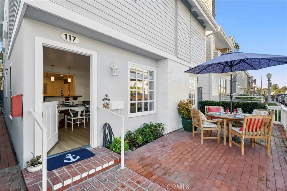 117 Amethyst Avenue Newport Beach, CA 92662