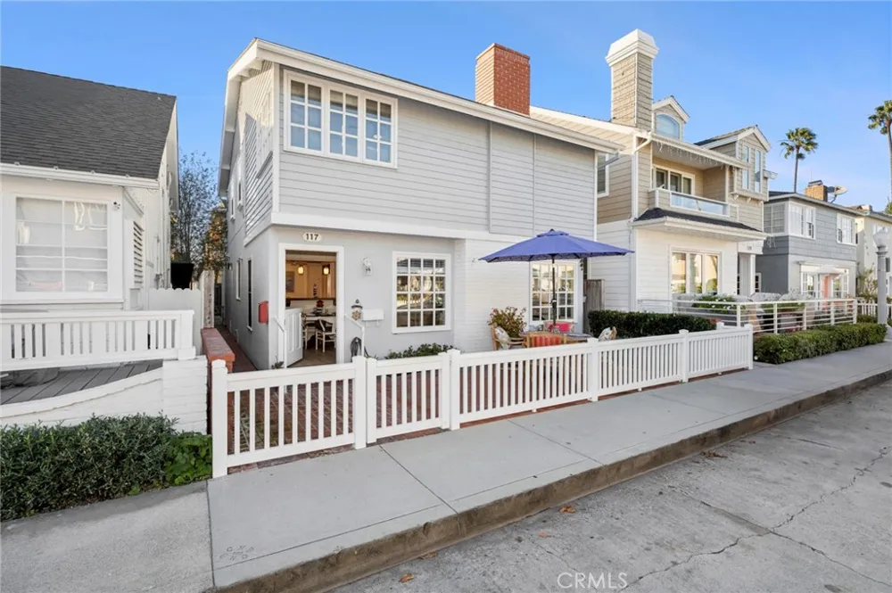 117 Amethyst Avenue Newport Beach, CA 92662