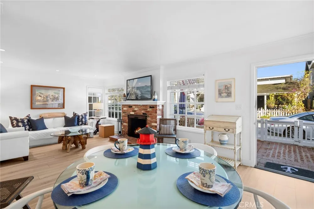 117 Amethyst Avenue Newport Beach, CA 92662