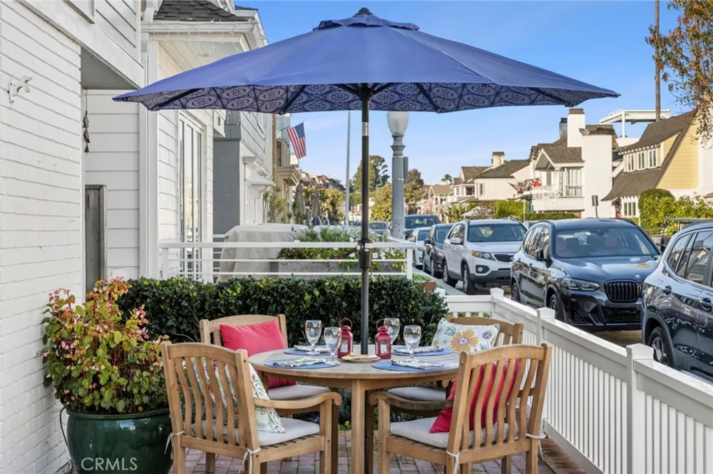 117 Amethyst Avenue Newport Beach, CA 92662
