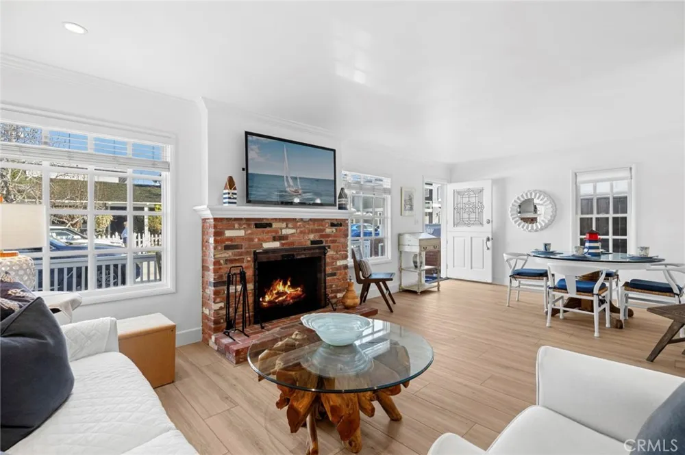 117 Amethyst Avenue Newport Beach, CA 92662