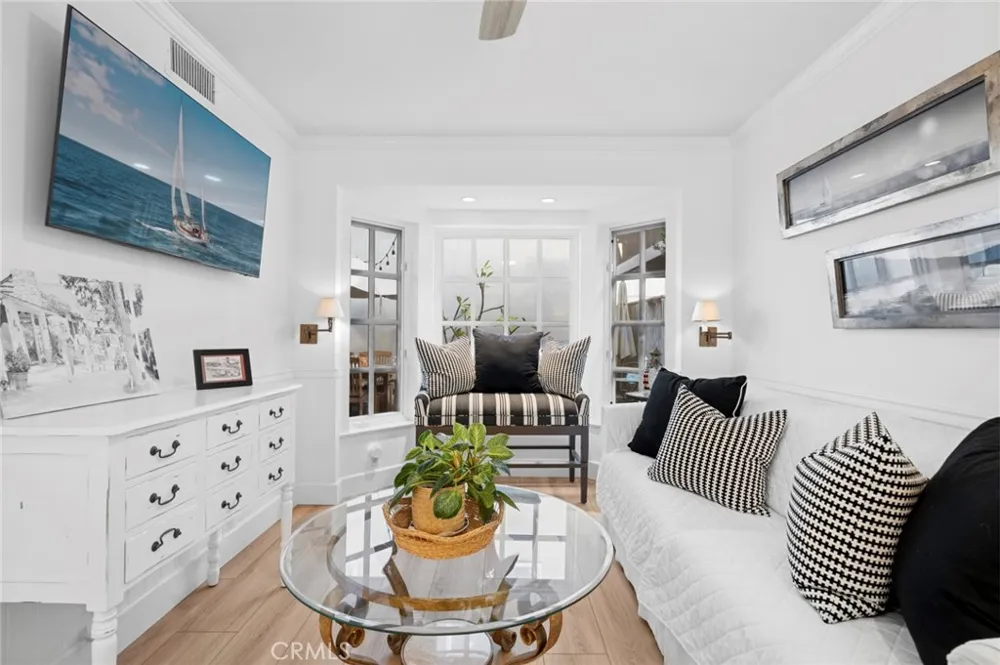 117 Amethyst Avenue Newport Beach, CA 92662