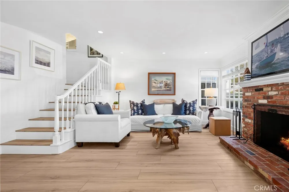 117 Amethyst Avenue Newport Beach, CA 92662