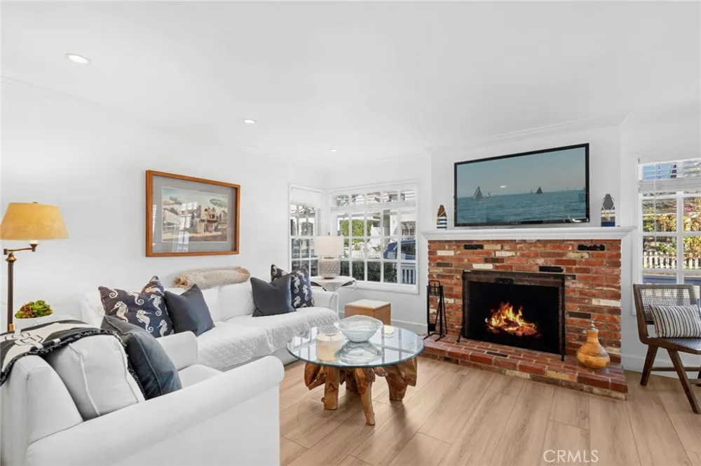 117 Amethyst Avenue Newport Beach, CA 92662