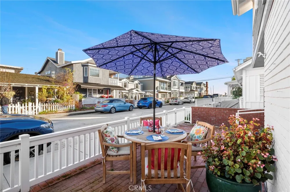 117 Amethyst Avenue Newport Beach, CA 92662