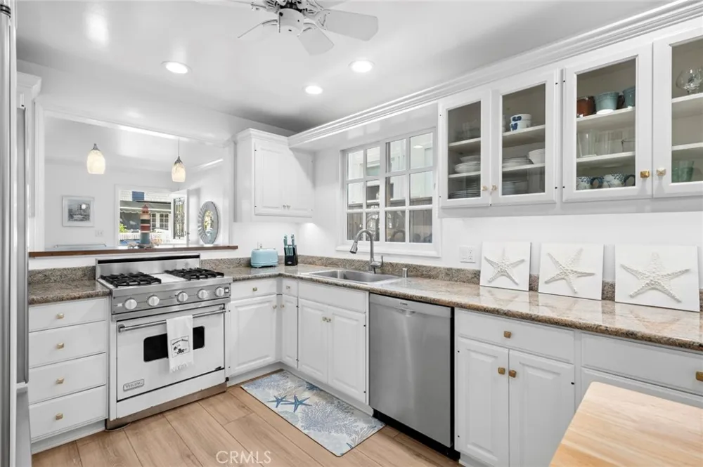 117 Amethyst Avenue Newport Beach, CA 92662
