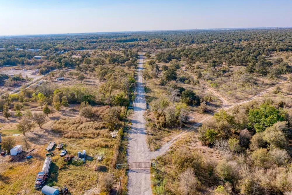 9202 Lockwood Springs Road Manor, TX 78653