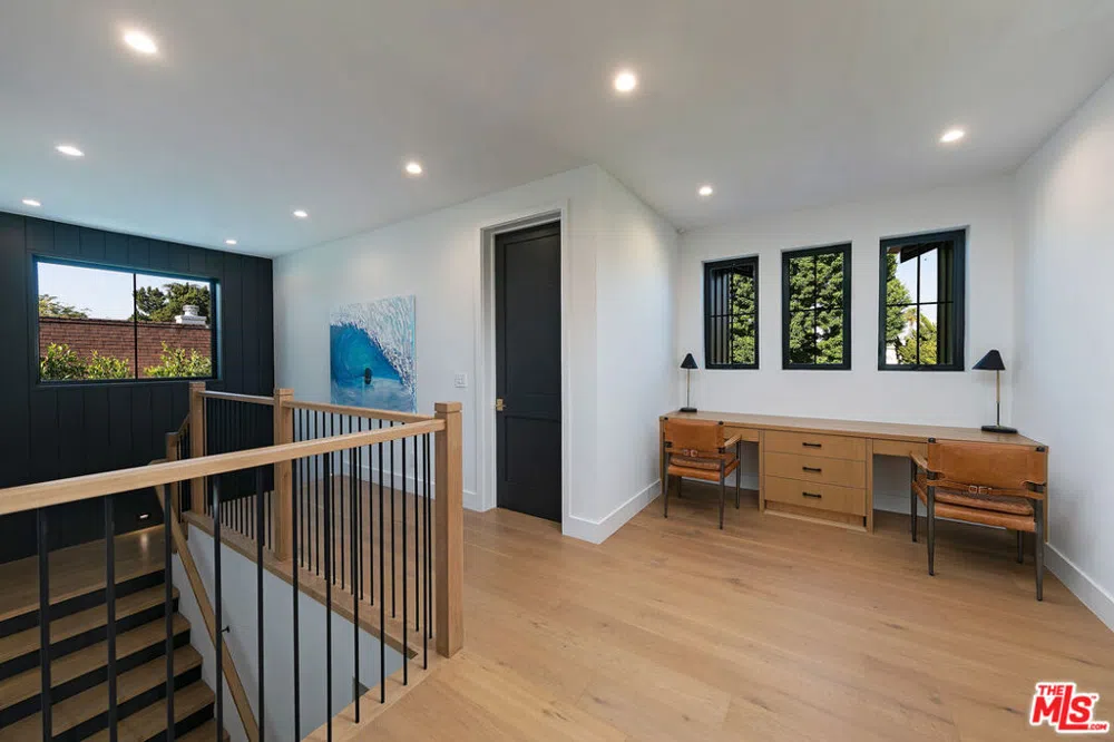 4261 Denny Avenue Toluca Lake, CA 91602