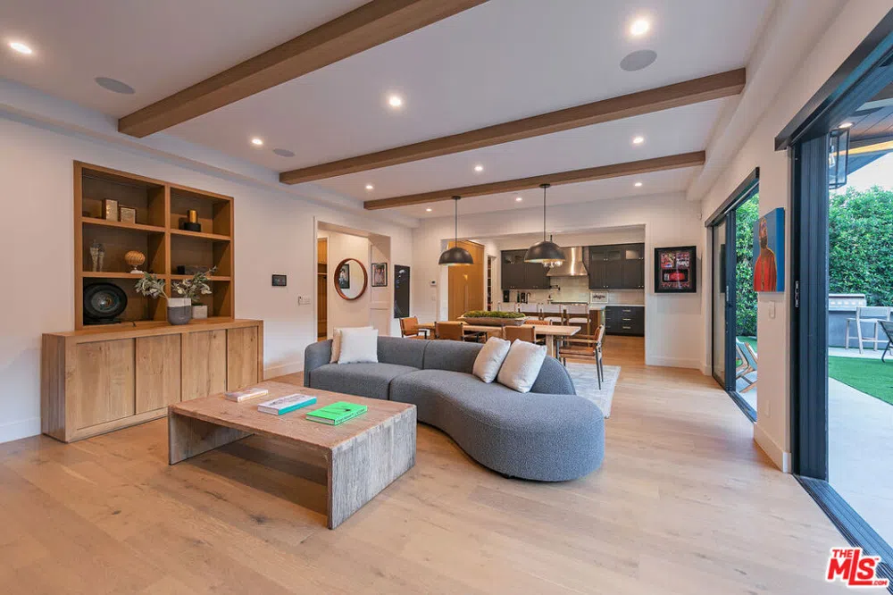 4261 Denny Avenue Toluca Lake, CA 91602