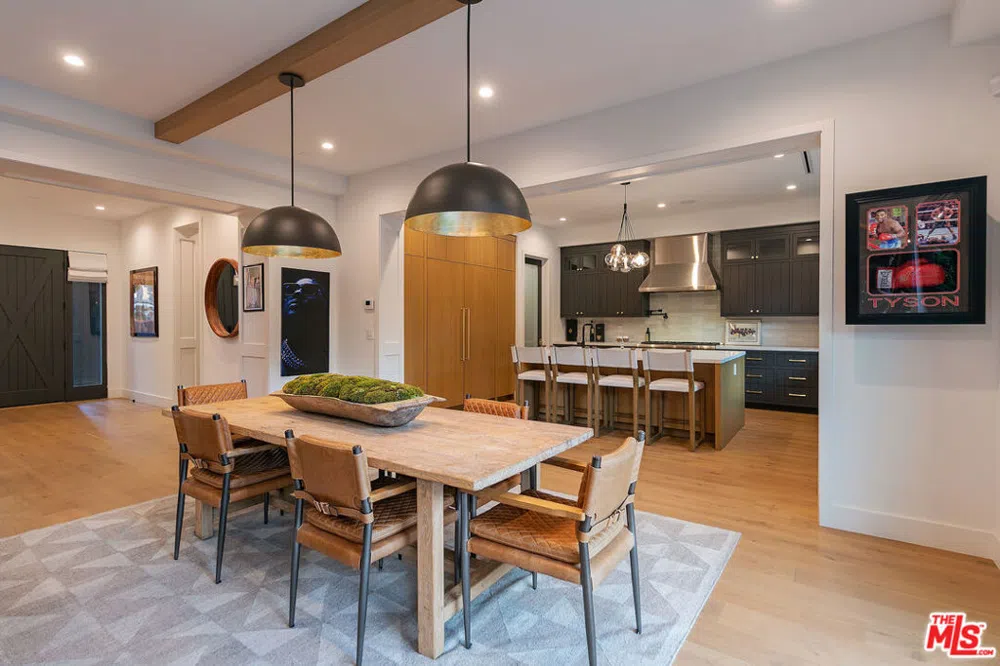 4261 Denny Avenue Toluca Lake, CA 91602