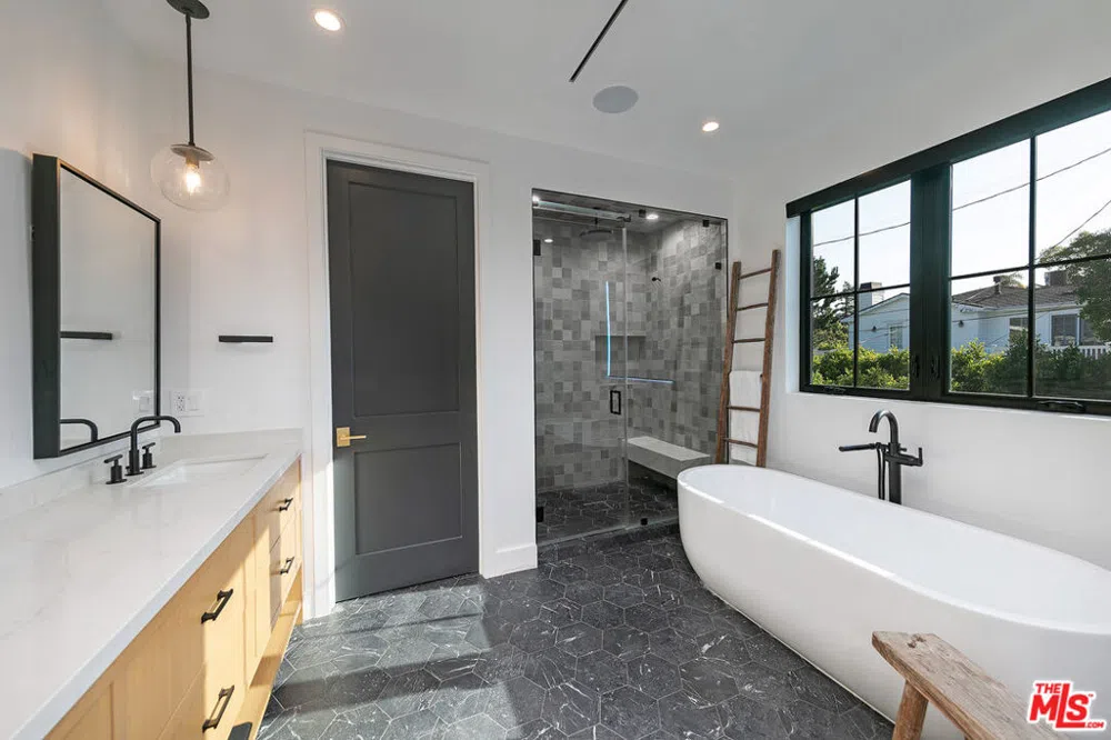 4261 Denny Avenue Toluca Lake, CA 91602