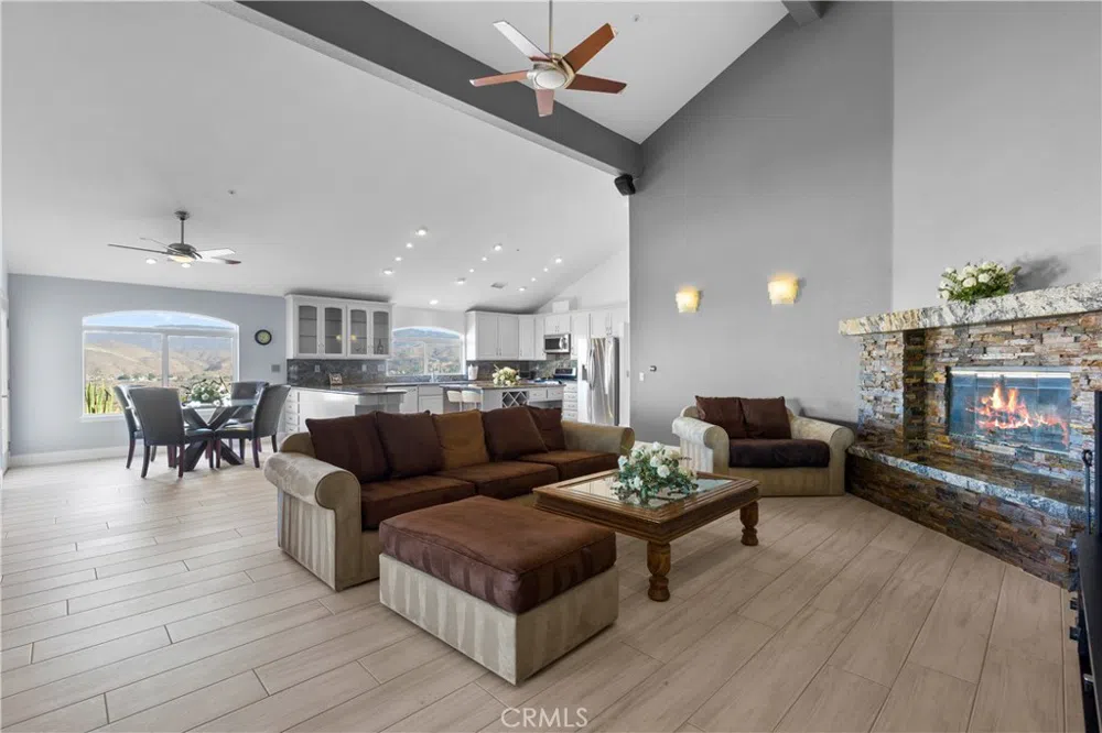 31800 Diamond View Lane Agua Dulce, CA 91390