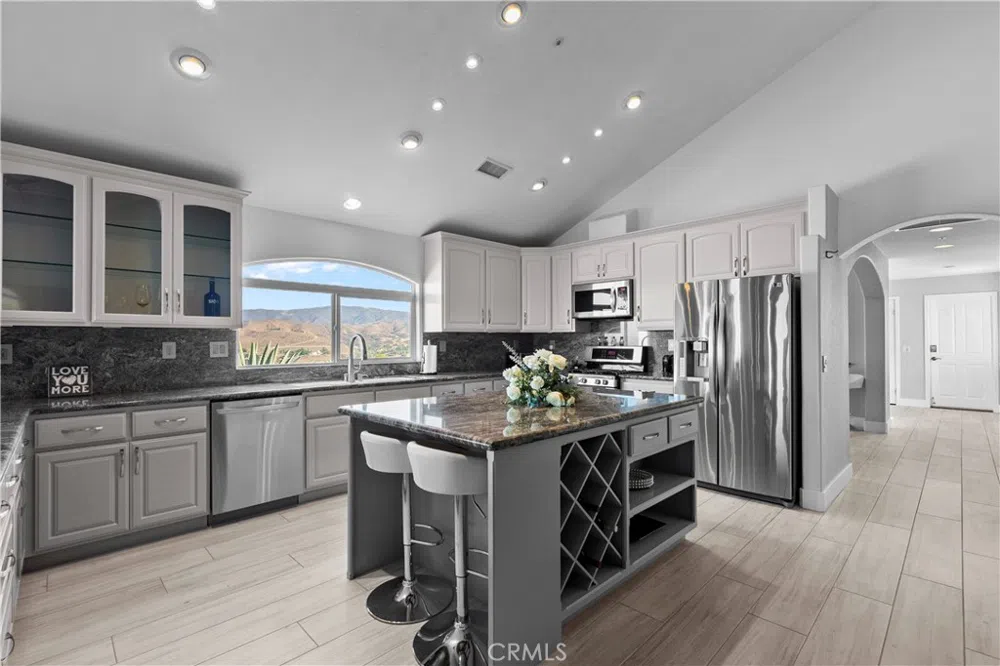 31800 Diamond View Lane Agua Dulce, CA 91390