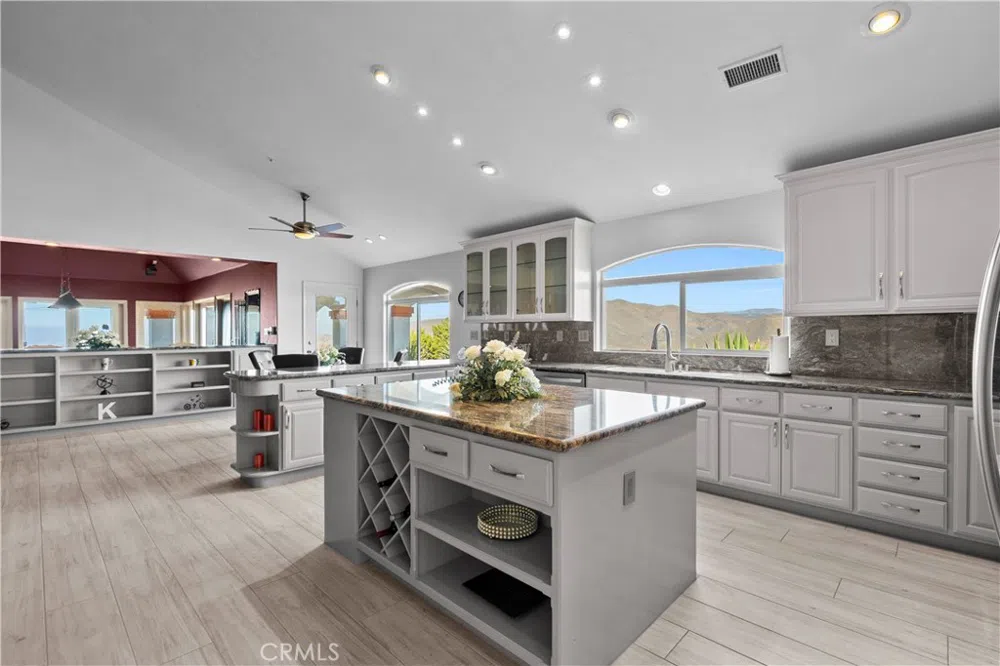 31800 Diamond View Lane Agua Dulce, CA 91390