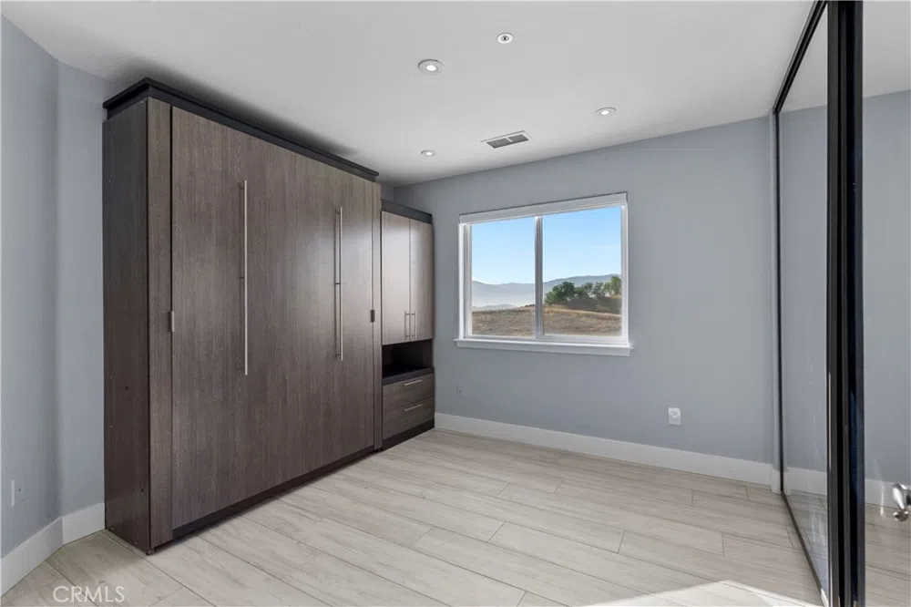31800 Diamond View Lane Agua Dulce, CA 91390