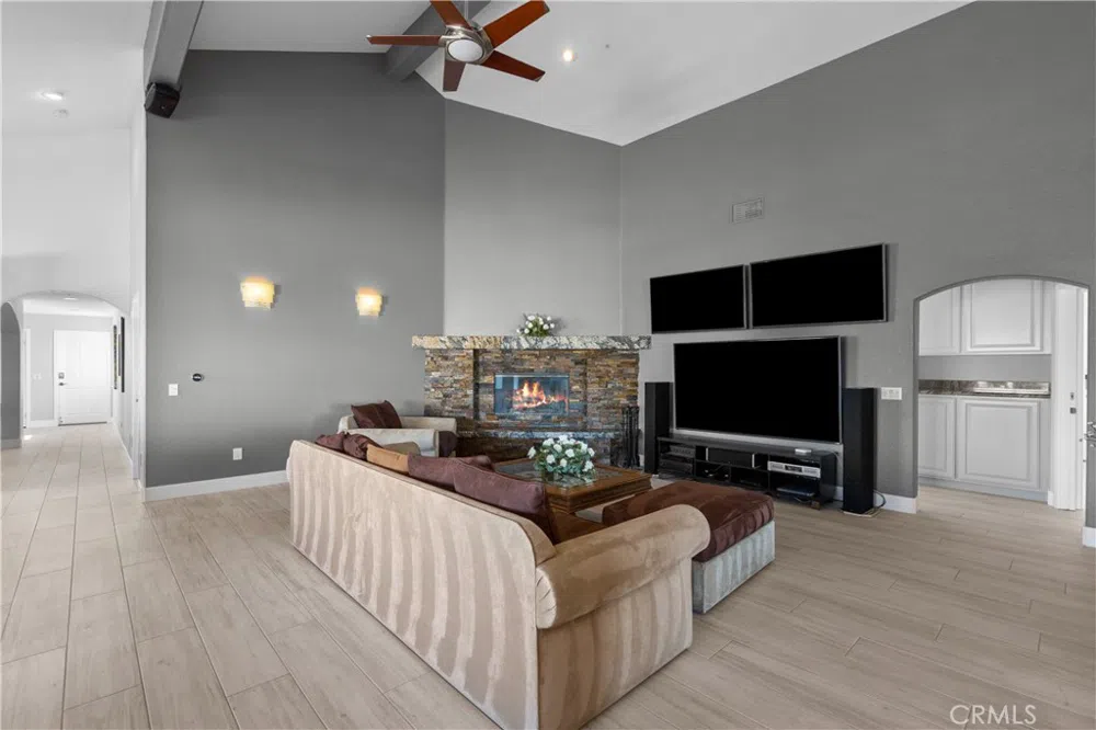 31800 Diamond View Lane Agua Dulce, CA 91390