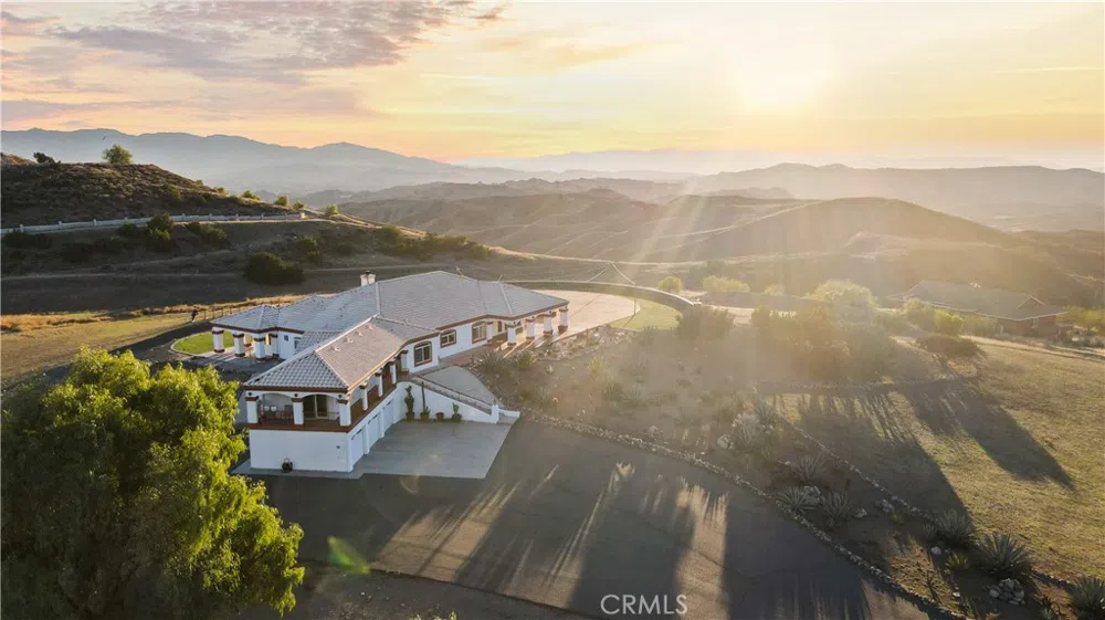 31800 Diamond View Lane Agua Dulce, CA 91390