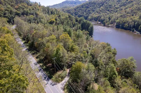 Bello Lago Ln.