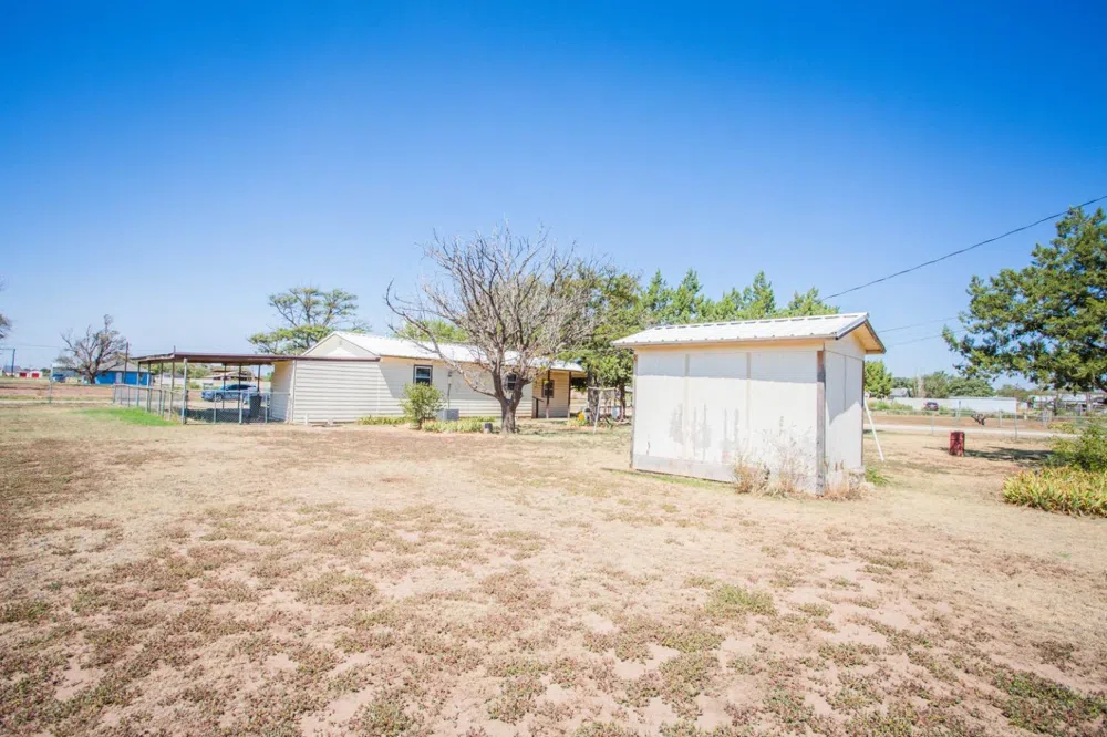 520 Ave K Ralls, TX 79357