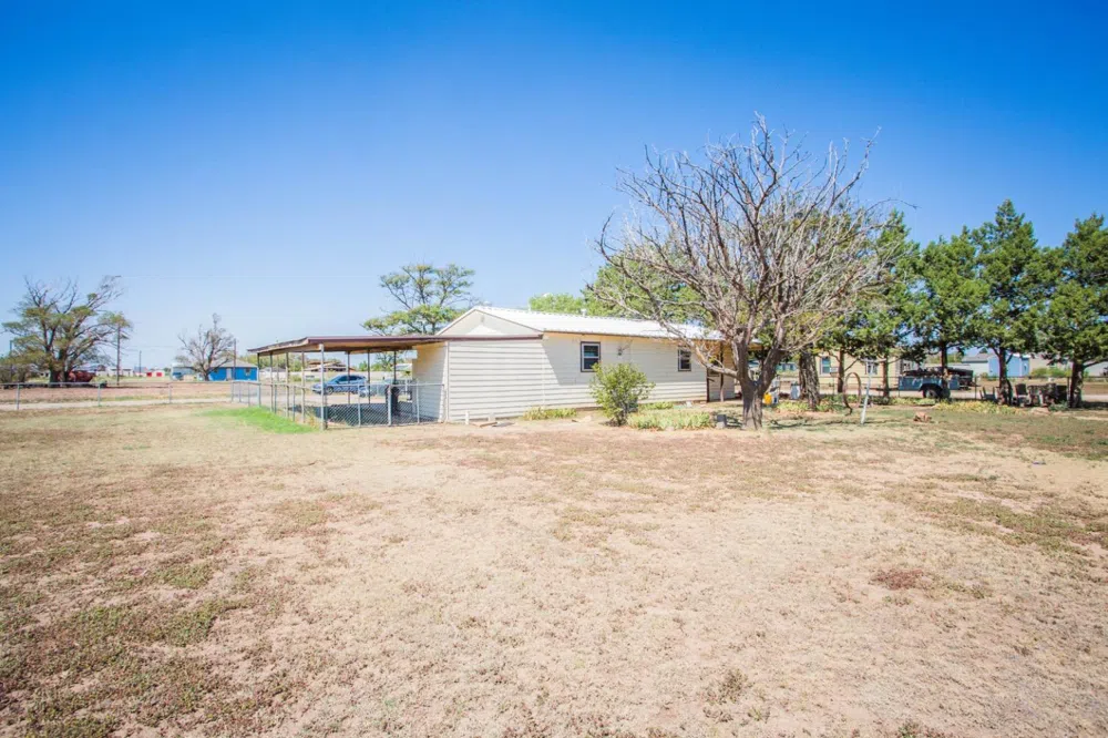 520 Ave K Ralls, TX 79357