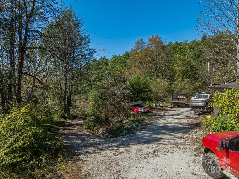 99999 Yager Farms Road Lake Toxaway, NC 28747