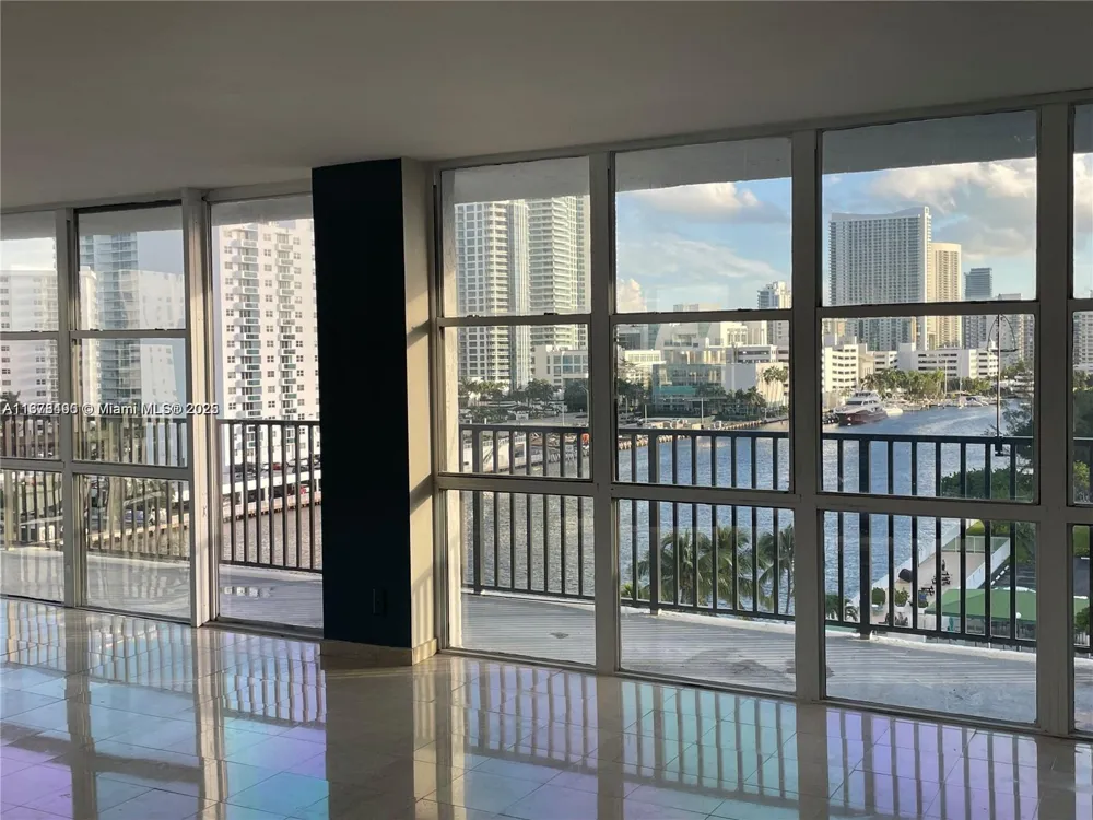 1000 Parkview Dr #920 Hallandale Beach, FL 33009